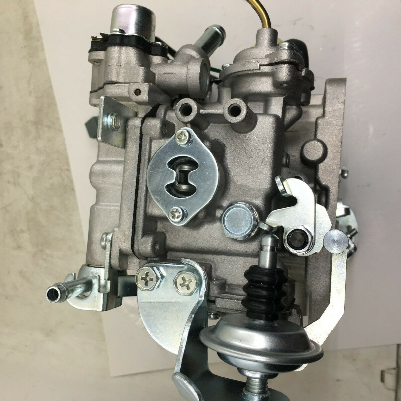 4Y,22R Toyota HIACE, HILUX ΚΑΡΜΠΙΡΑΤΕΡ - Image 5